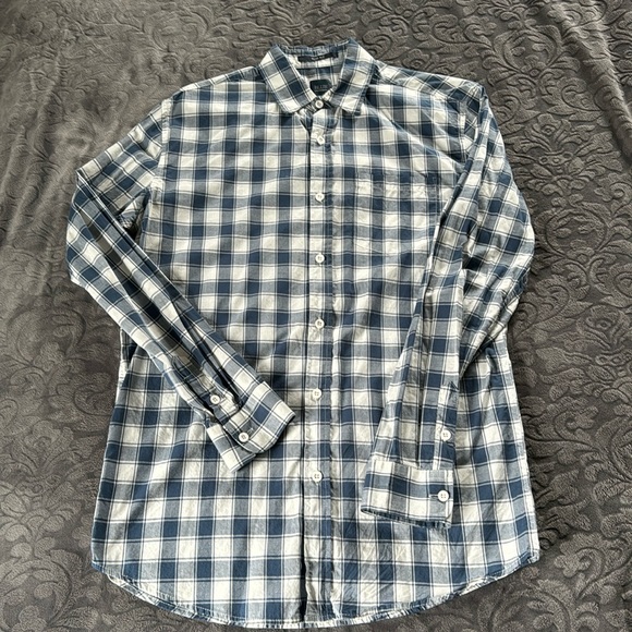 Perfect condition men’s small slim fit blue and white Saks Fifth Ave button up - Picture 1 of 6